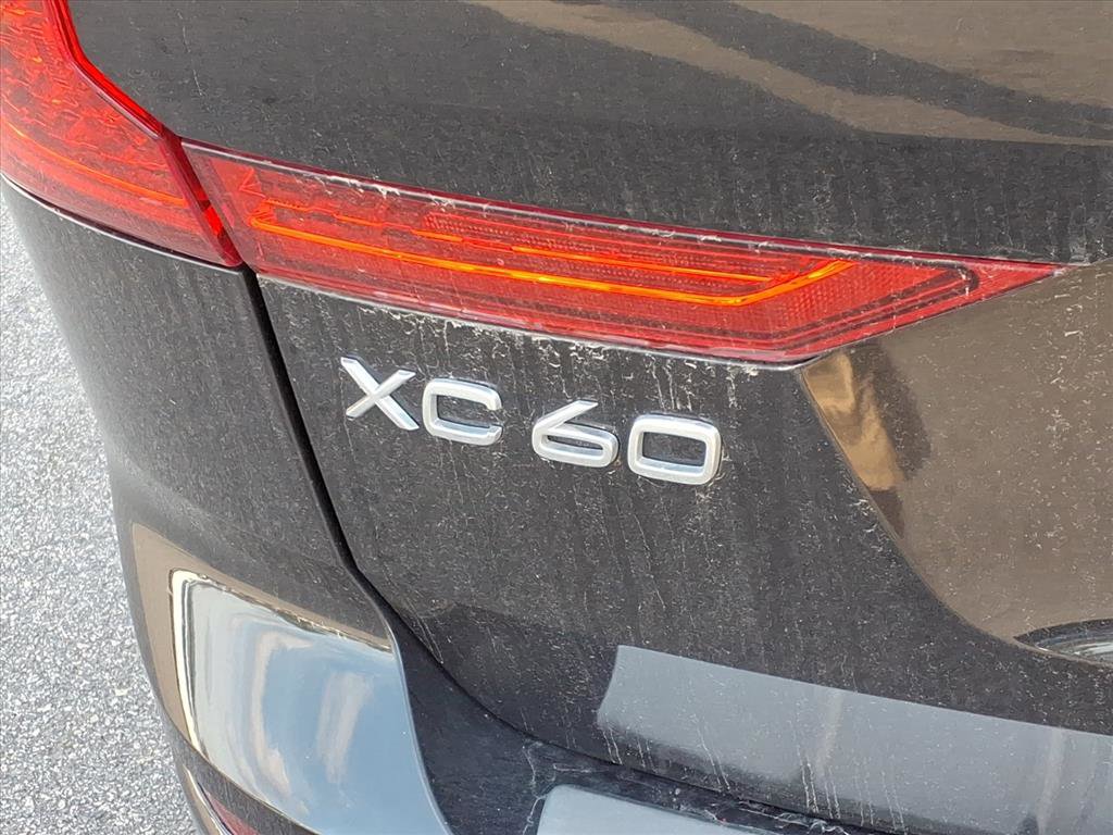 Used 2022 Volvo XC60 B5 Inscription w/ Protection Package Premier image 5