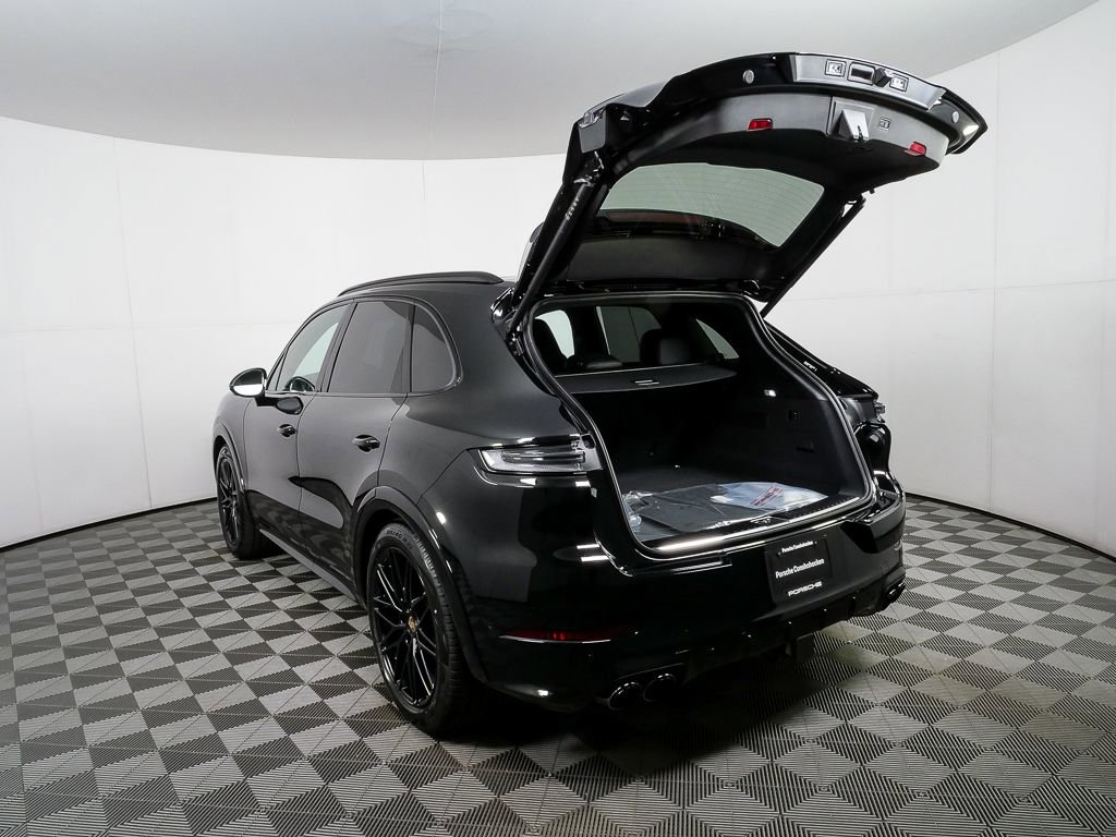 New 2026 Porsche Cayenne GTS image 36