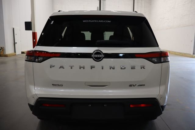 Used 2024 Nissan Pathfinder SV image 4