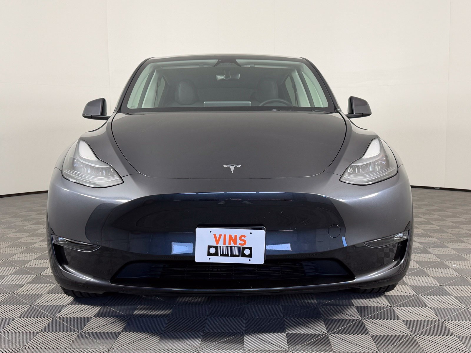 Used 2024 Tesla Model Y Long Range AWD/4WD image 2