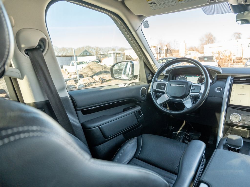 Certified 2022 Land Rover Discovery S image 20