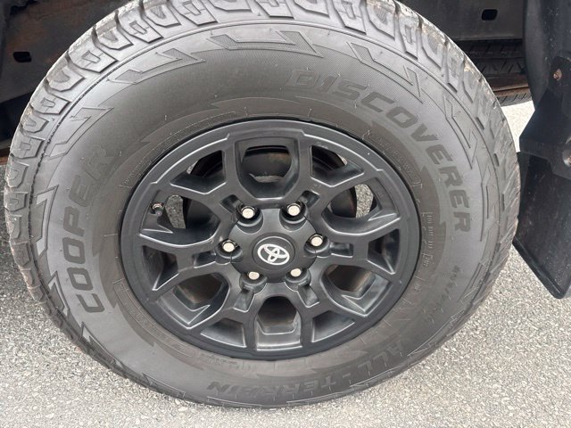 Used 2019 Toyota Tacoma SR5 AWD/4WD image 18