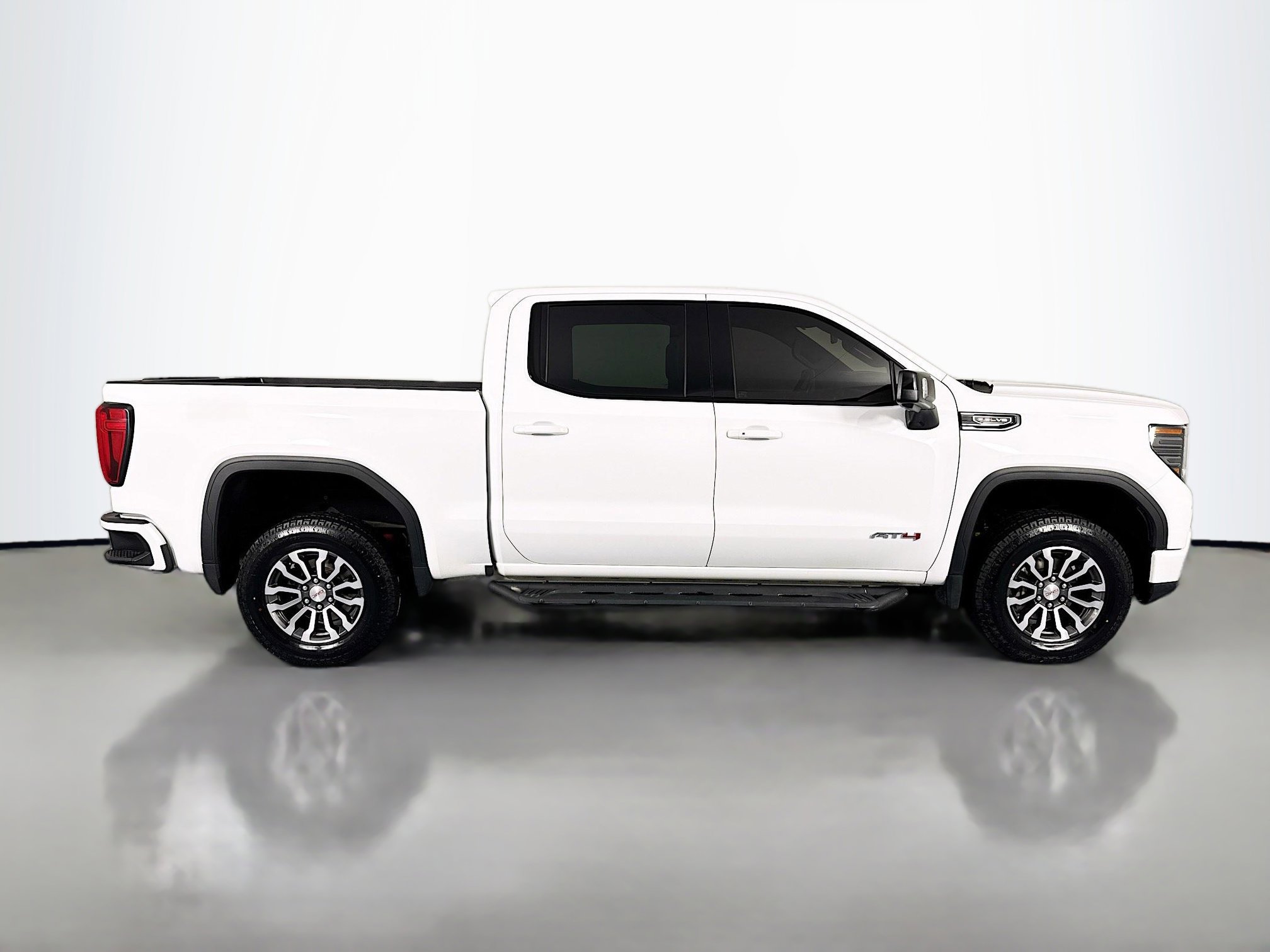 Used 2023 GMC Sierra 1500 AT4 w/ AT4 Premium Package image 4