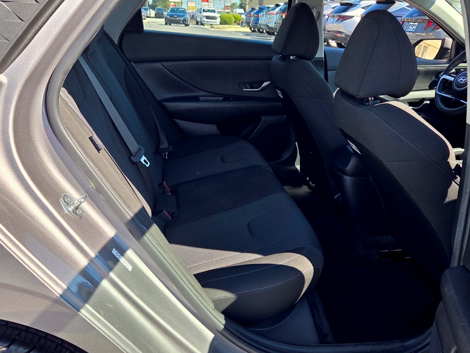 Used 2024 Hyundai Elantra SE FWD image 13
