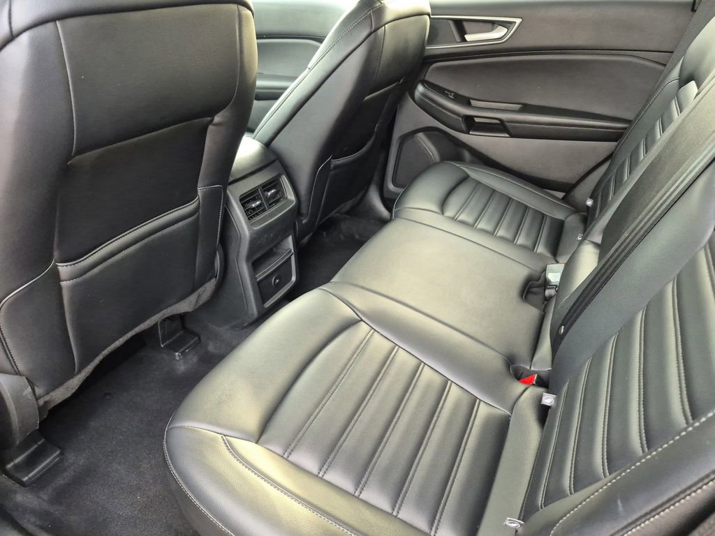 Used 2024 Ford Edge SEL image 13