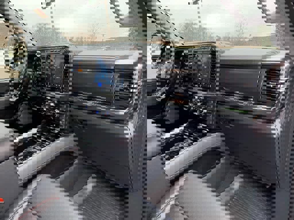 Used 2024 Ford F350 Lariat w/ Black Appearance Package image 23