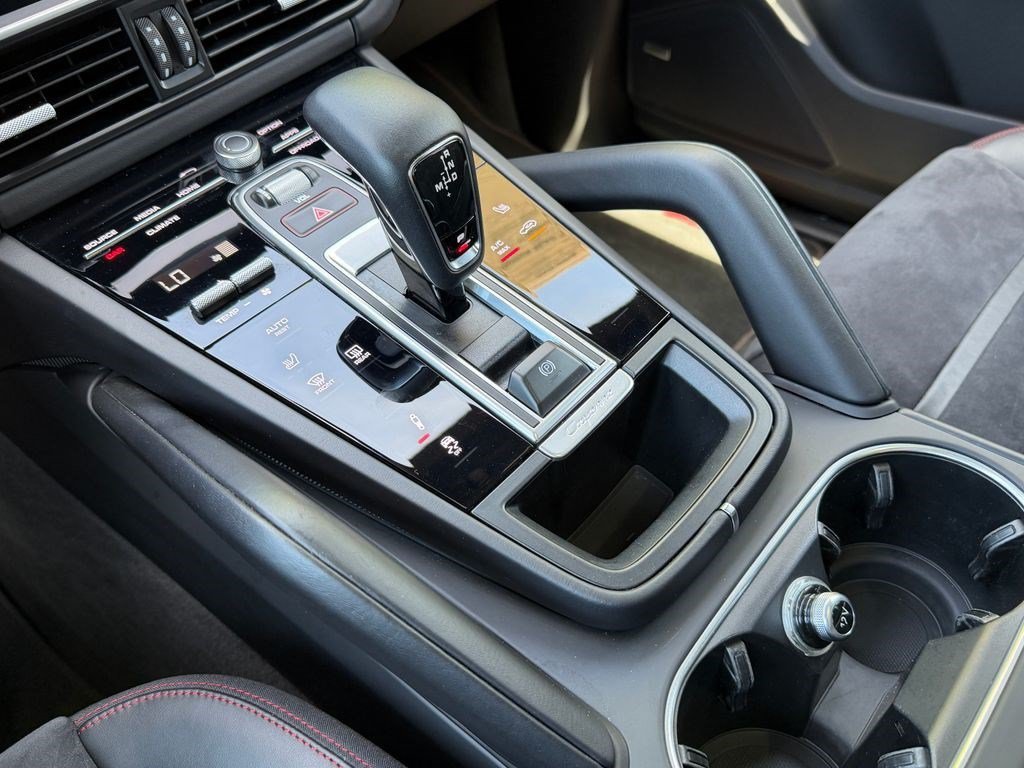Used 2023 Porsche Cayenne GTS w/ Assistance Package AWD/4WD image 29