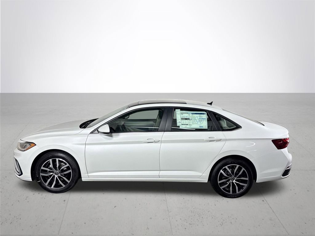 New 2025 Volkswagen Jetta SE image 9