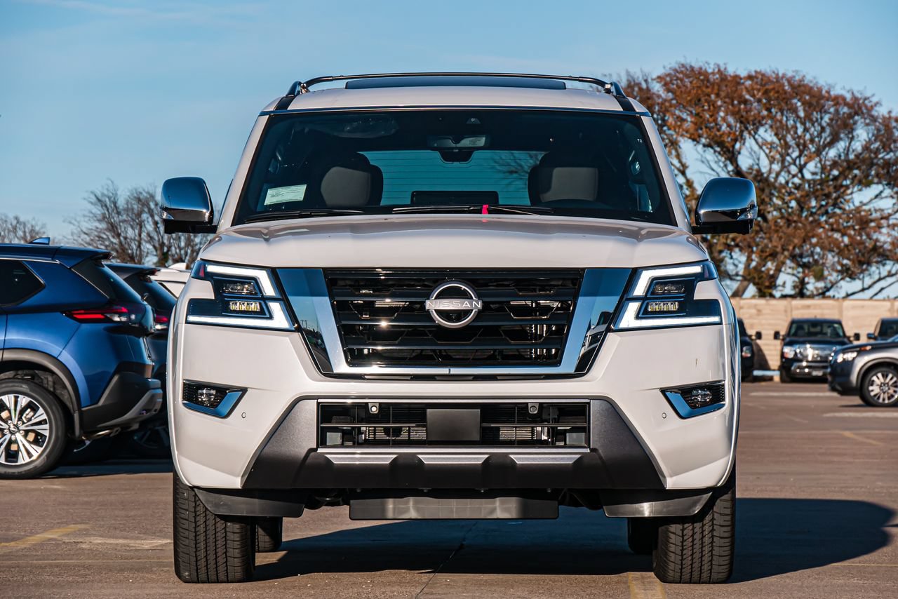 Used 2024 Nissan Armada Platinum w/ Captain's Chairs Package RWD image 3