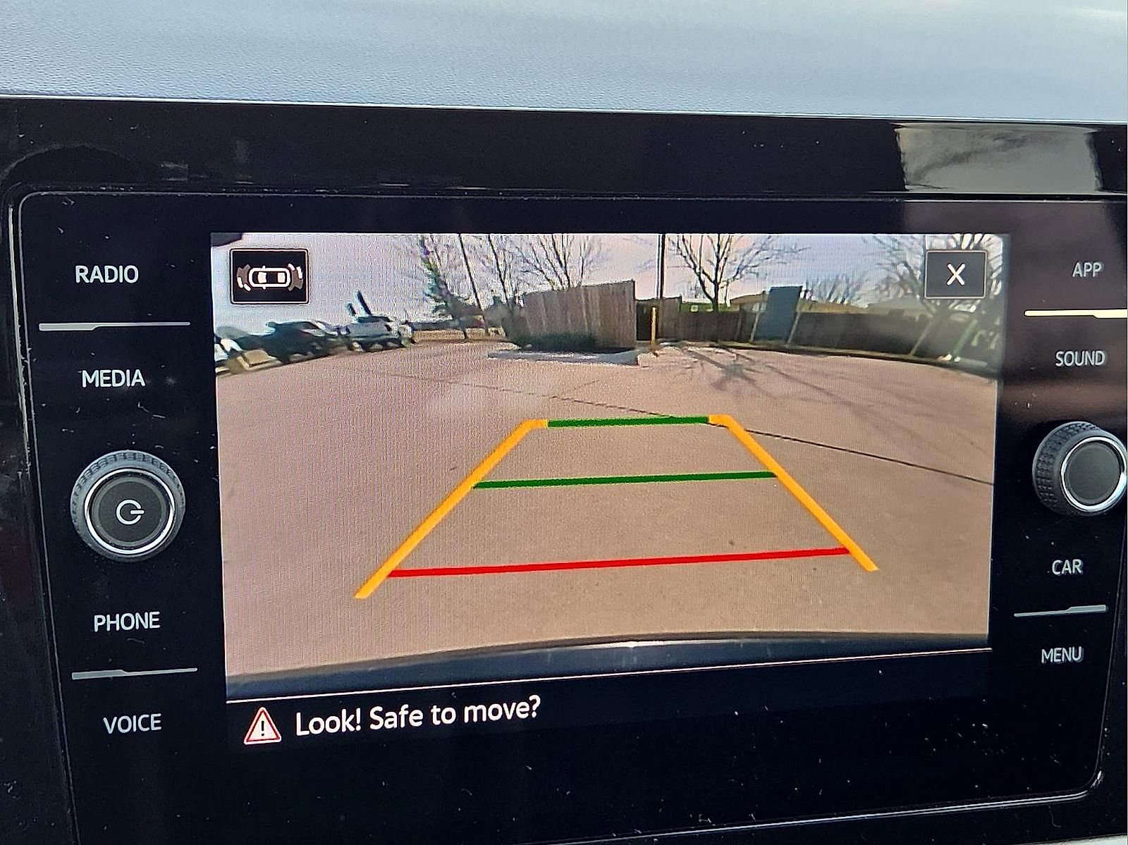 Used 2025 Volkswagen Taos SE image 15