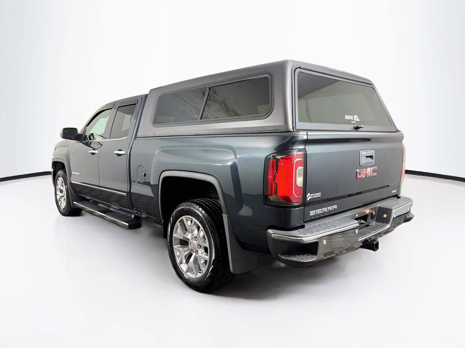 Used 2017 GMC Sierra 1500 SLT w/ SLT Premium Package AWD/4WD image 9