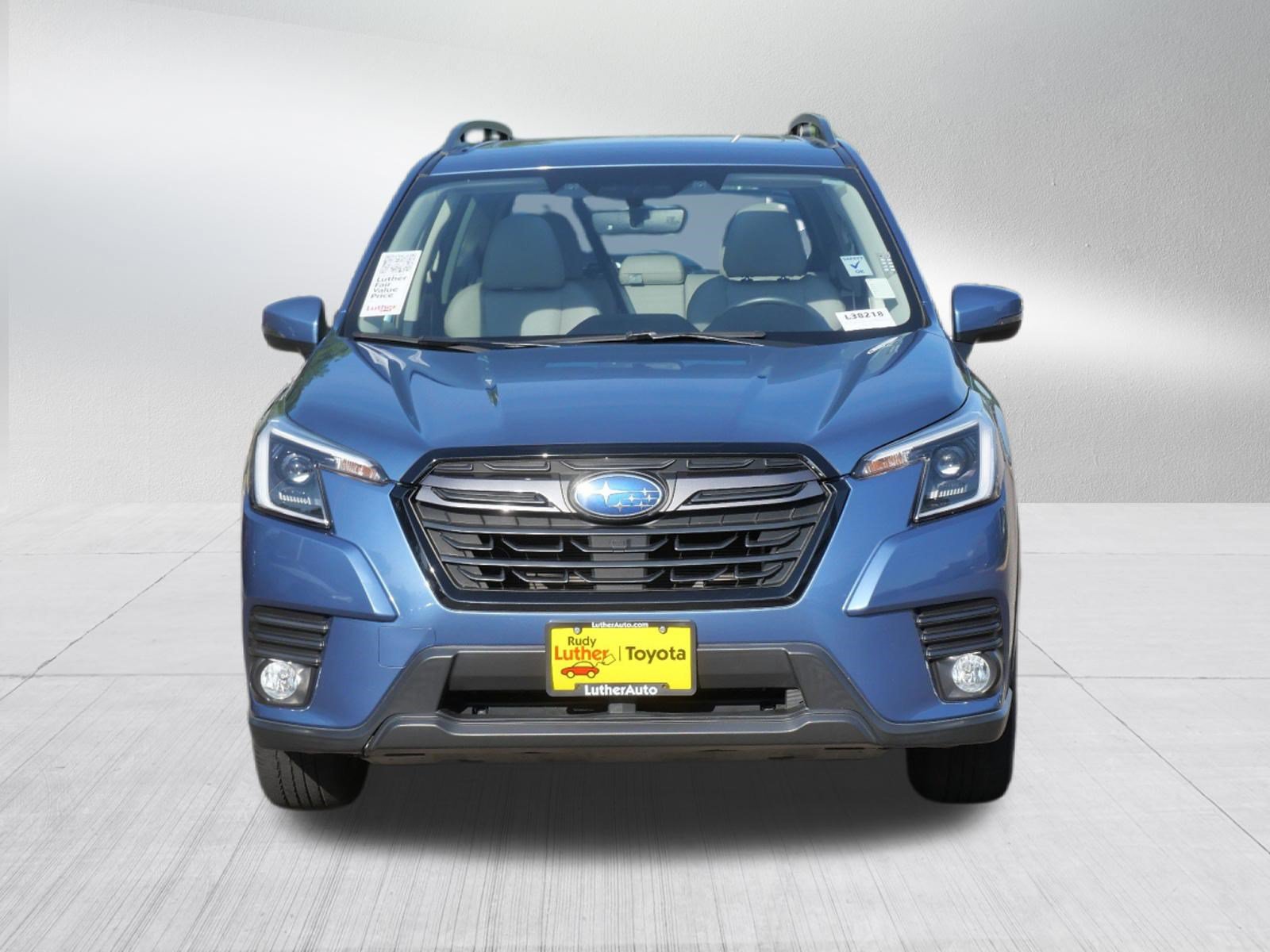 Used 2023 Subaru Forester Limited AWD/4WD image 2