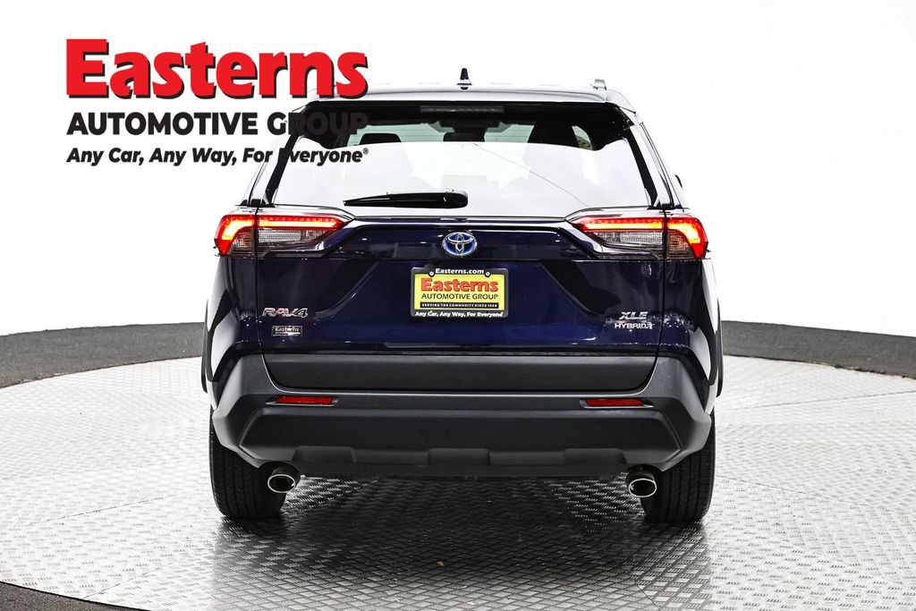 Used 2022 Toyota RAV4 XLE AWD/4WD image 6