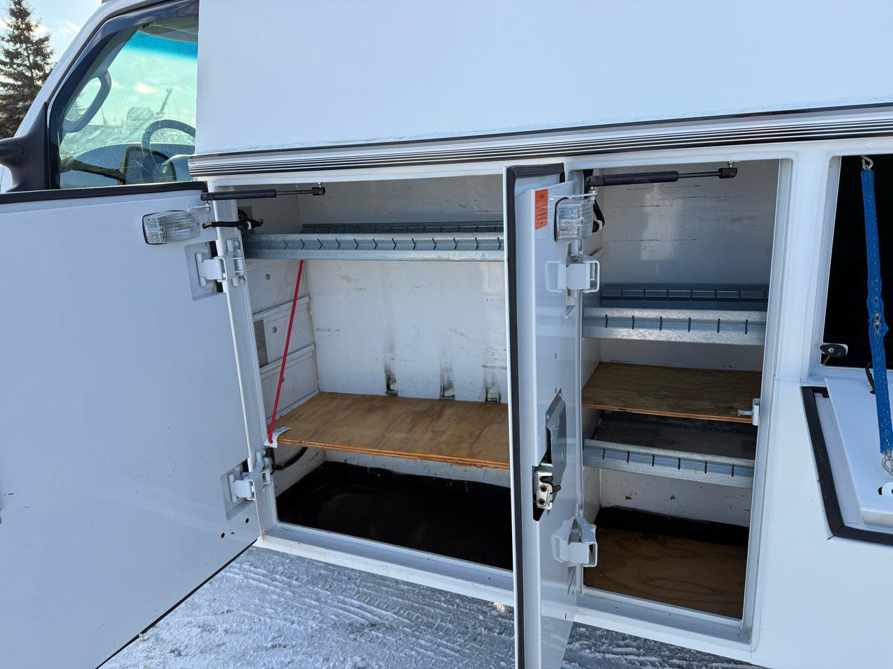 Used 2008 Ford E-350 and Econoline 350 Super Duty RWD image 19