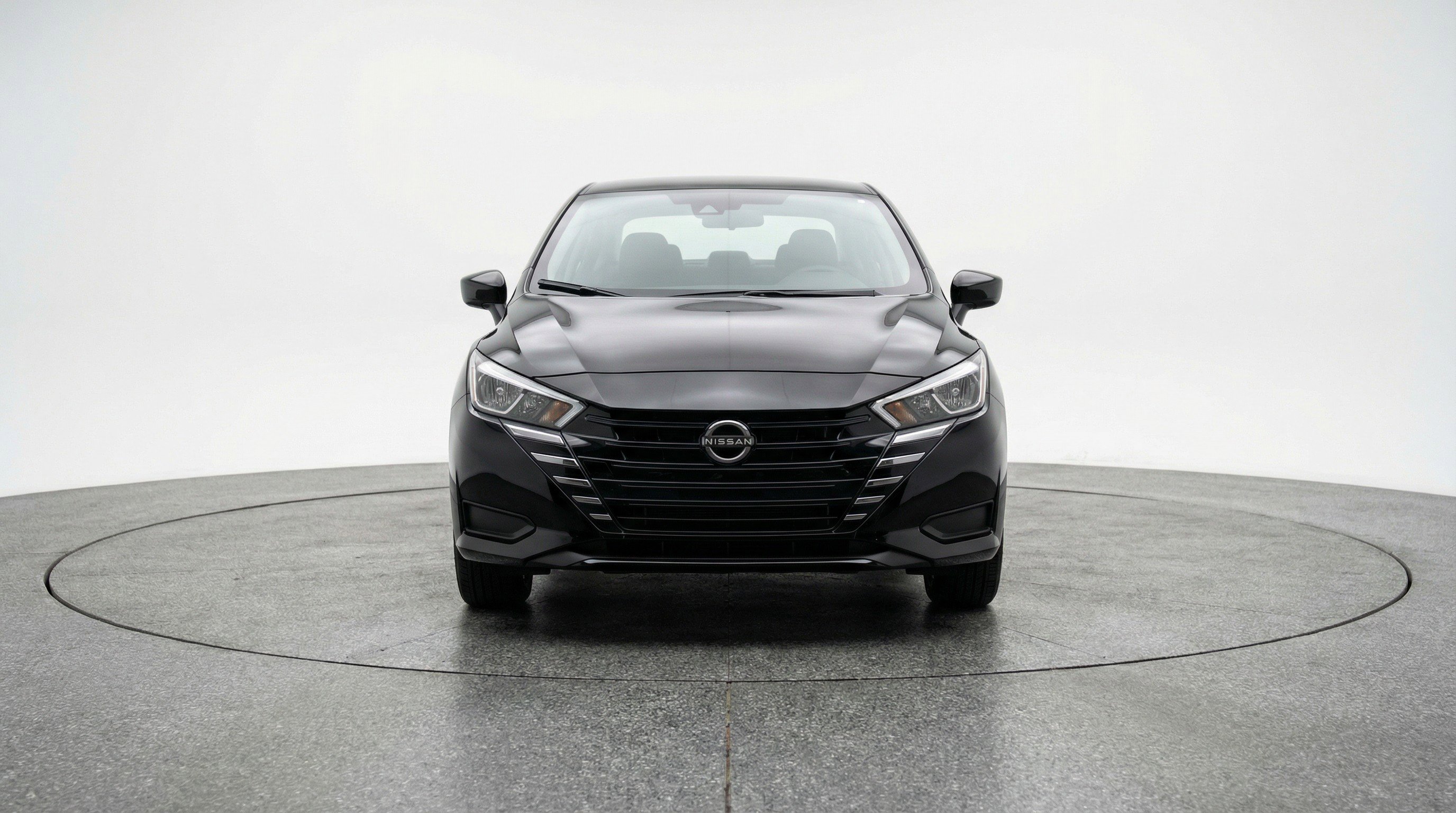 Used 2025 Nissan Versa SV image 2