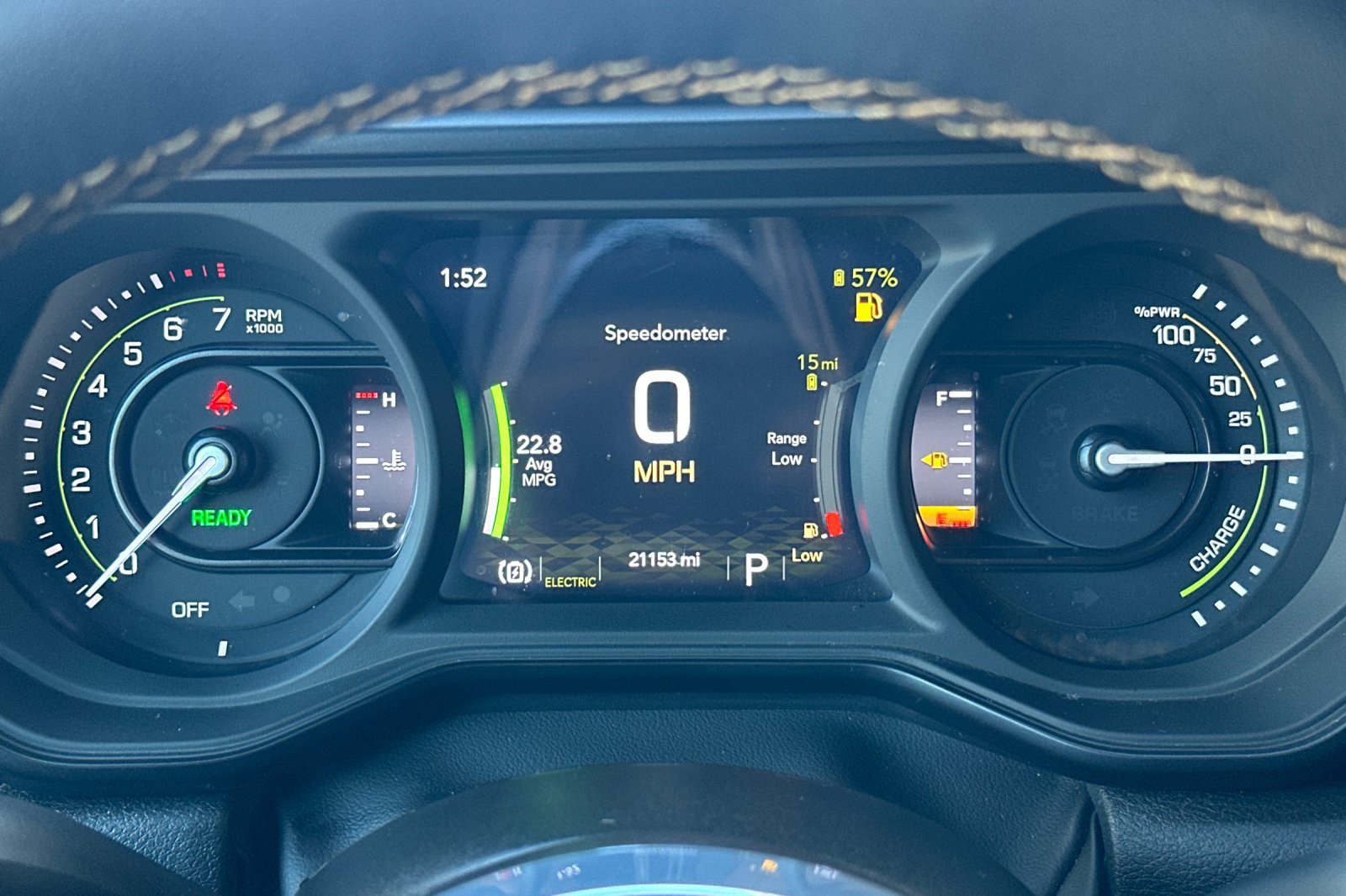 Used 2024 Jeep Wrangler Unlimited Sahara w/ Technology Group AWD/4WD image 25