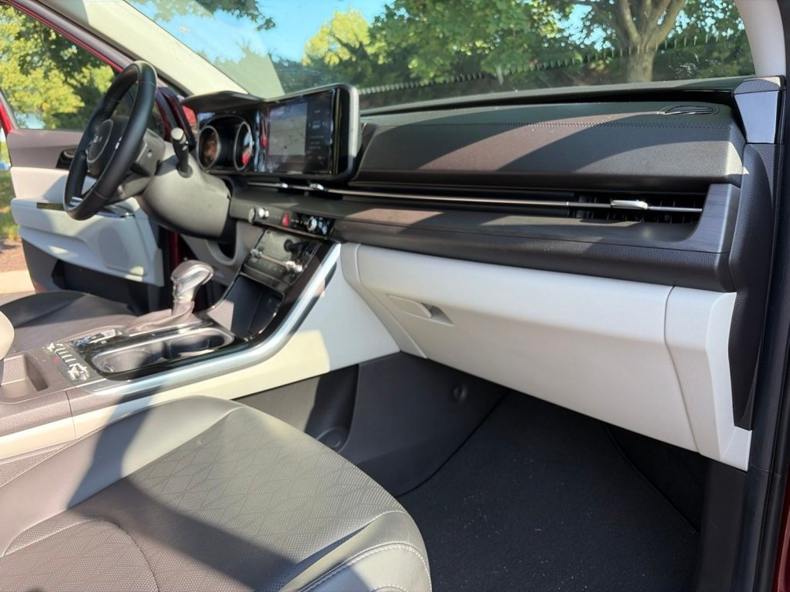 Used 2022 Kia Carnival SX FWD image 16