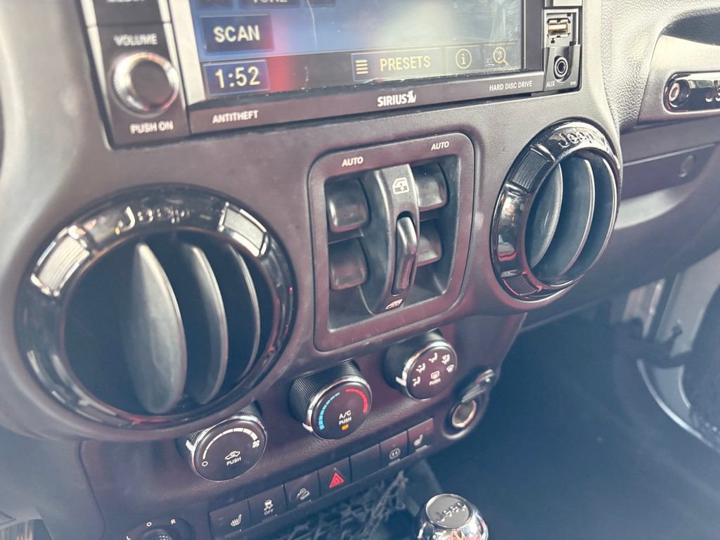 Used 2012 Jeep Wrangler Unlimited Sahara AWD/4WD image 16