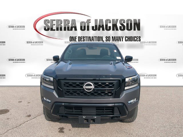 Used 2023 Nissan Frontier SV w/ Midnight Edition Package image 3