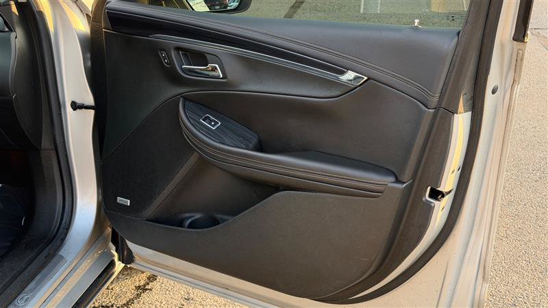 Used 2018 Chevrolet Impala Premier FWD image 31
