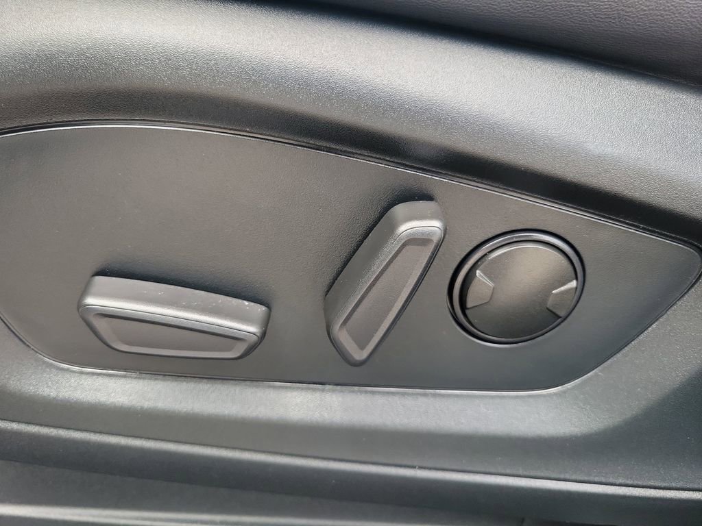 Certified 2023 Ford Explorer XLT w/ Equipment Group 202A image 21