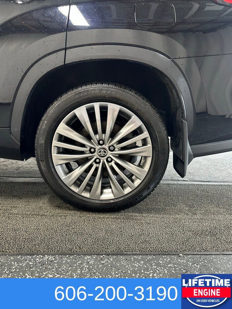 Used 2022 Toyota Highlander Platinum image 11