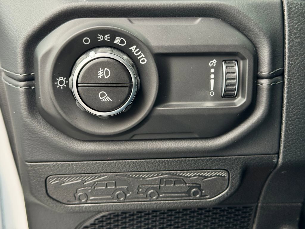 New 2026 Jeep Gladiator Sport AWD/4WD image 24