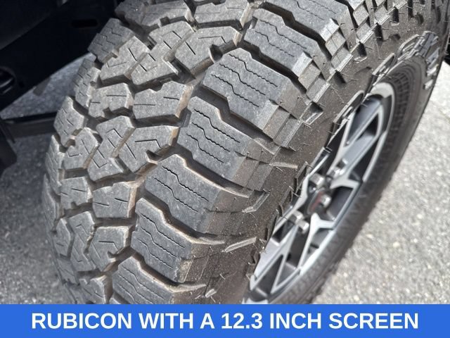 Used 2024 Jeep Gladiator Rubicon w/ Convenience Group AWD/4WD image 8