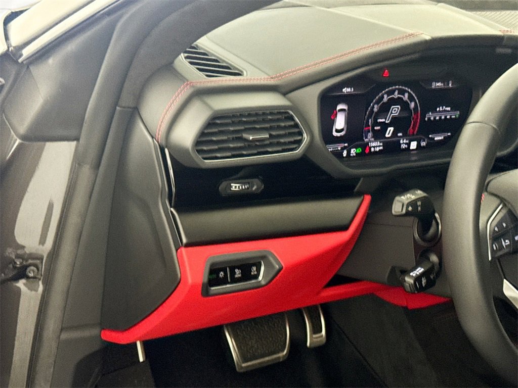 Used 2024 Lamborghini Urus S image 10