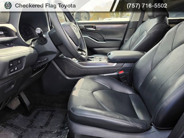 Used 2023 Toyota Highlander Limited image 8