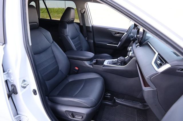 Used 2024 Toyota RAV4 Limited w/ Advanced Technology Package AWD/4WD image 27