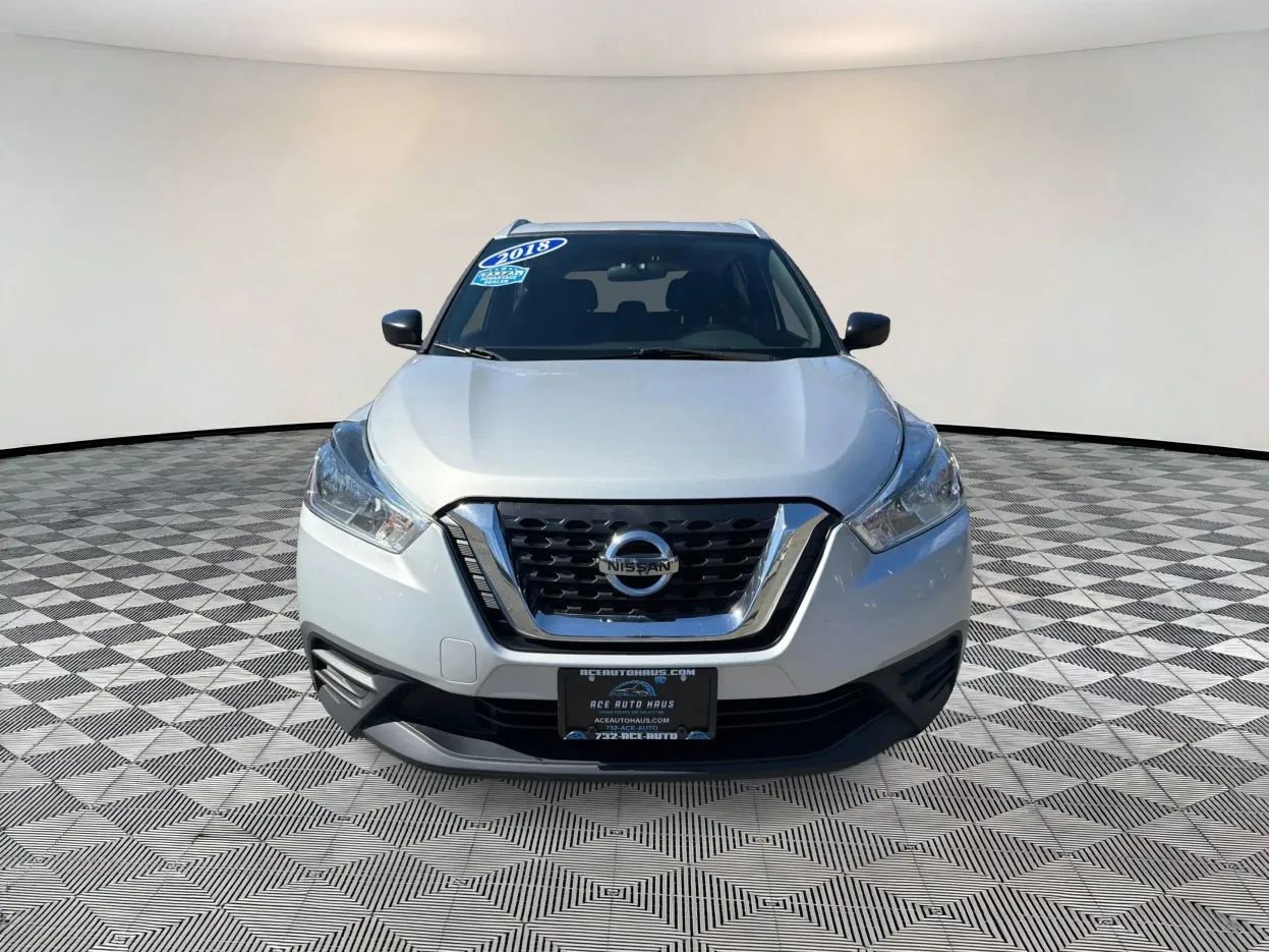 Used 2018 Nissan Kicks S FWD image 2