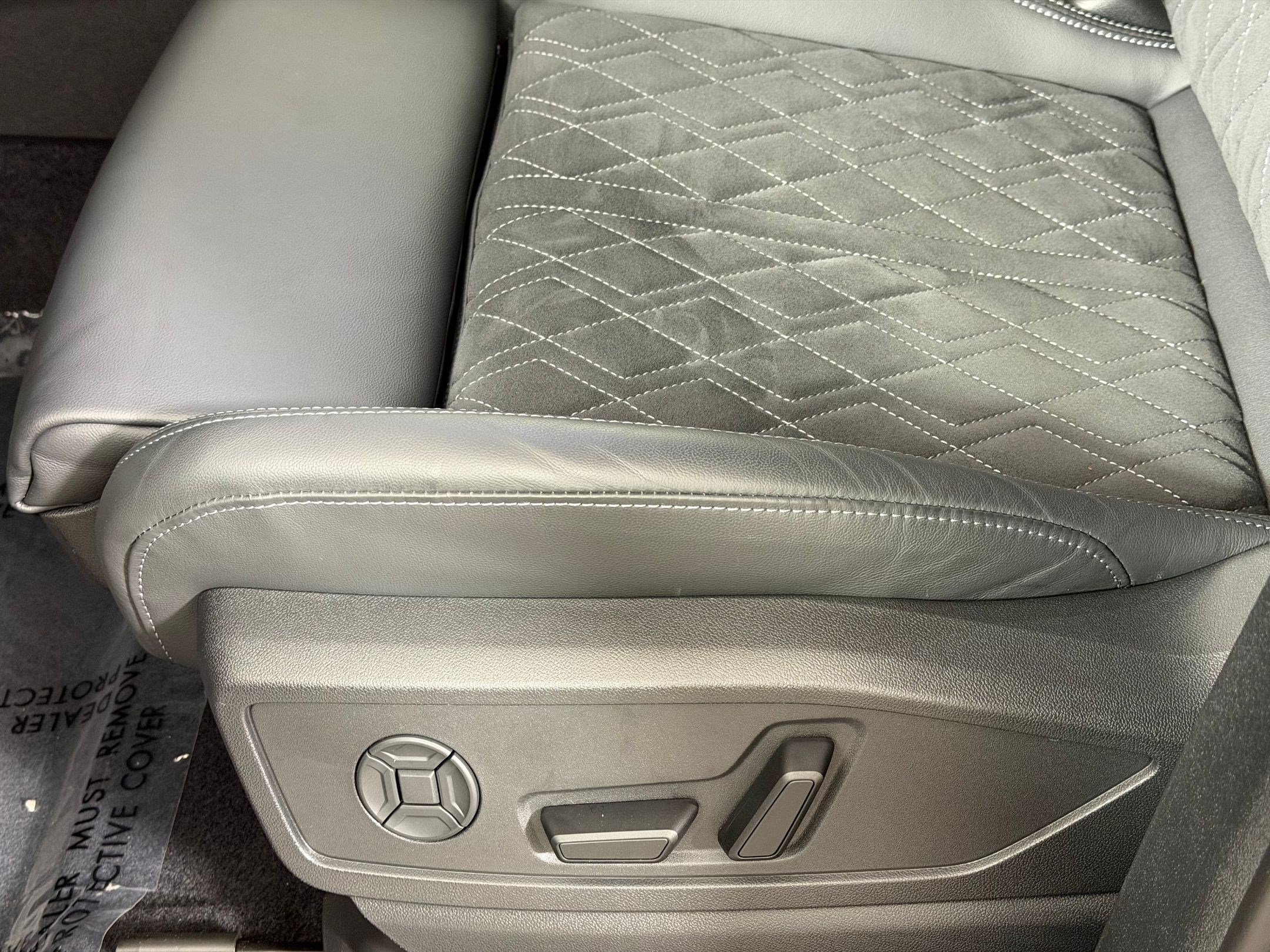 Certified 2025 Audi SQ5 Premium Plus AWD/4WD image 15