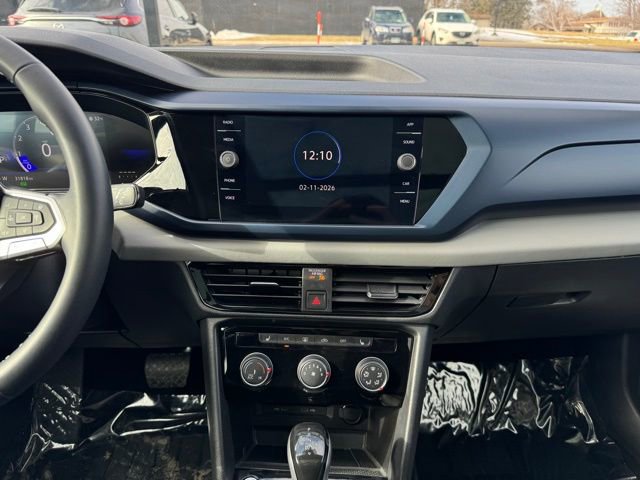 Used 2023 Volkswagen Taos SE image 2