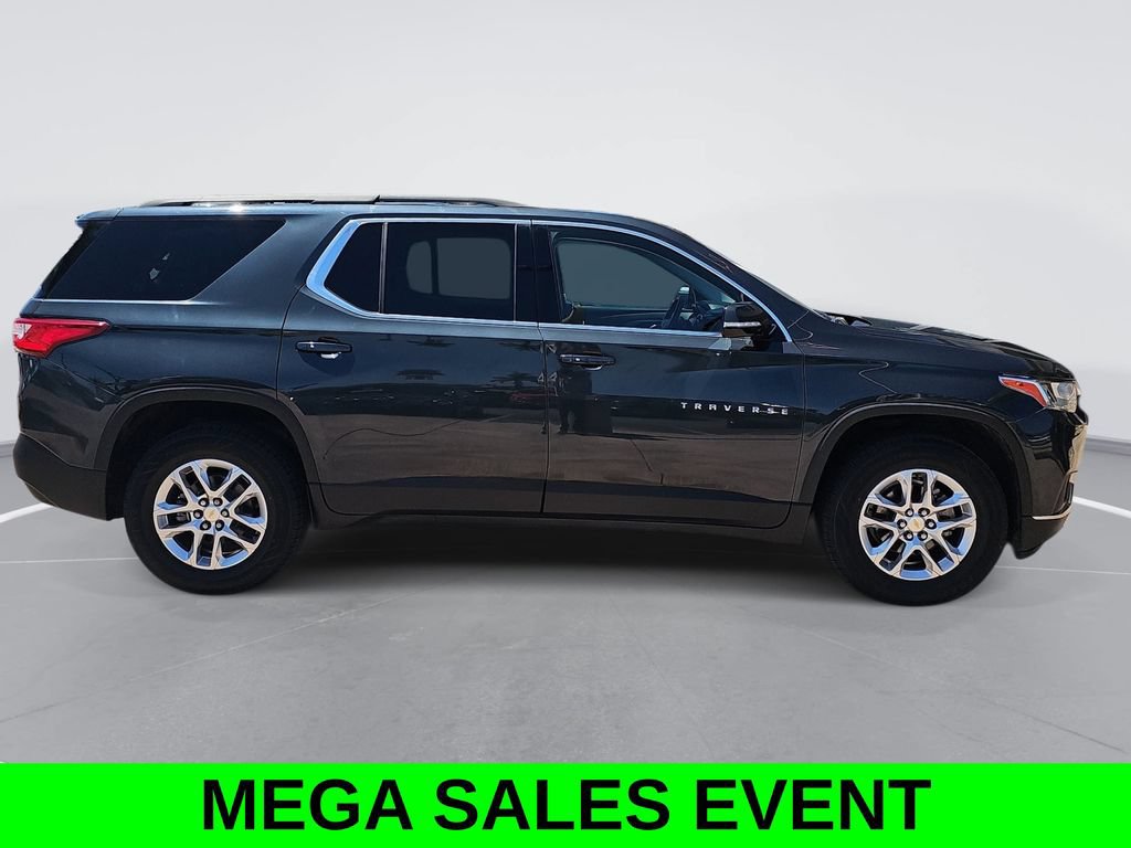 Used 2019 Chevrolet Traverse LT FWD image 2