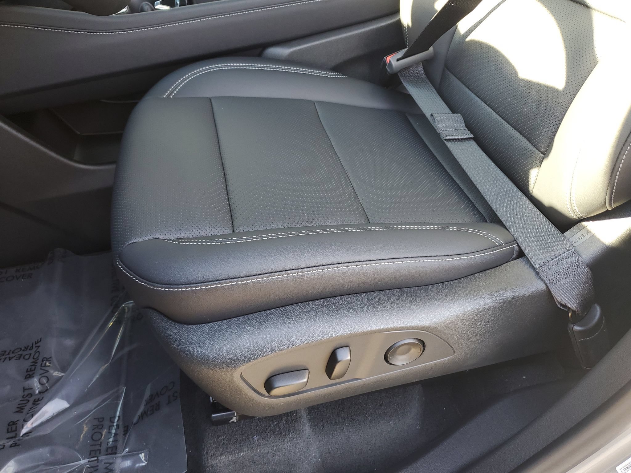 New 2027 Chevrolet Traverse LT AWD/4WD image 15