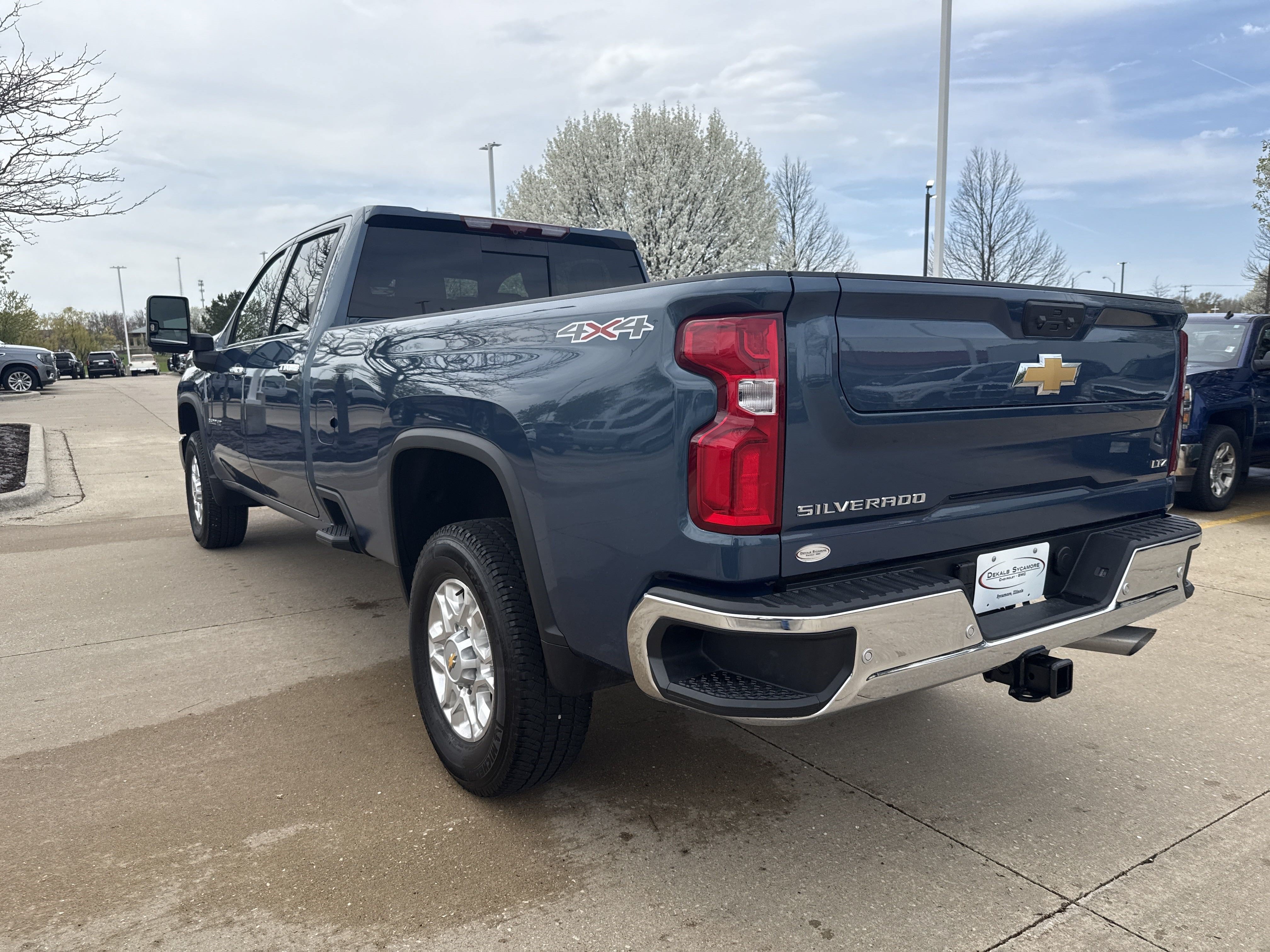 Used 2024 Chevrolet Silverado 3500 LTZ w/ LTZ Premium Package AWD/4WD image 8