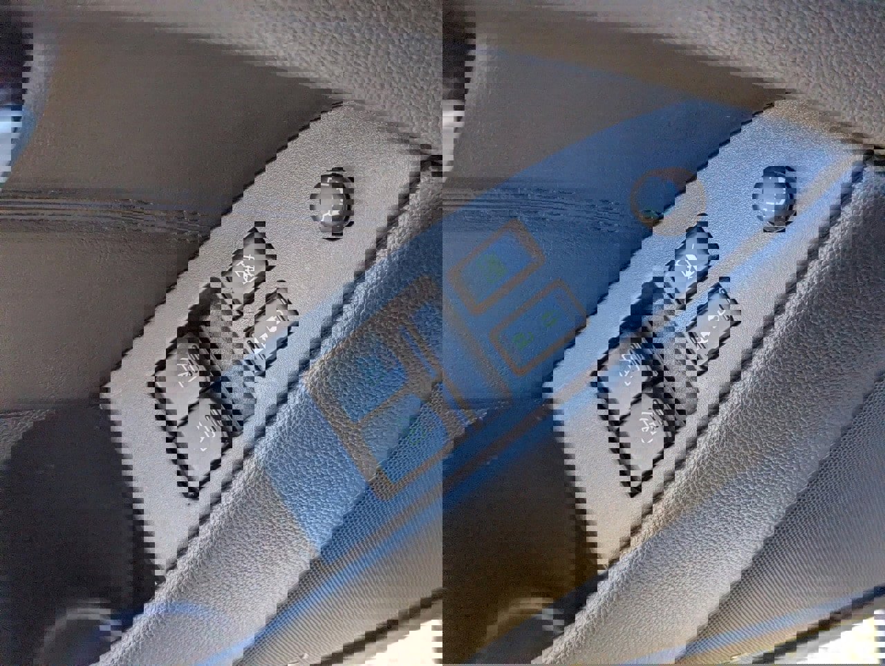 Used 2015 INFINITI Q60 Journey w/ Premium Package image 19