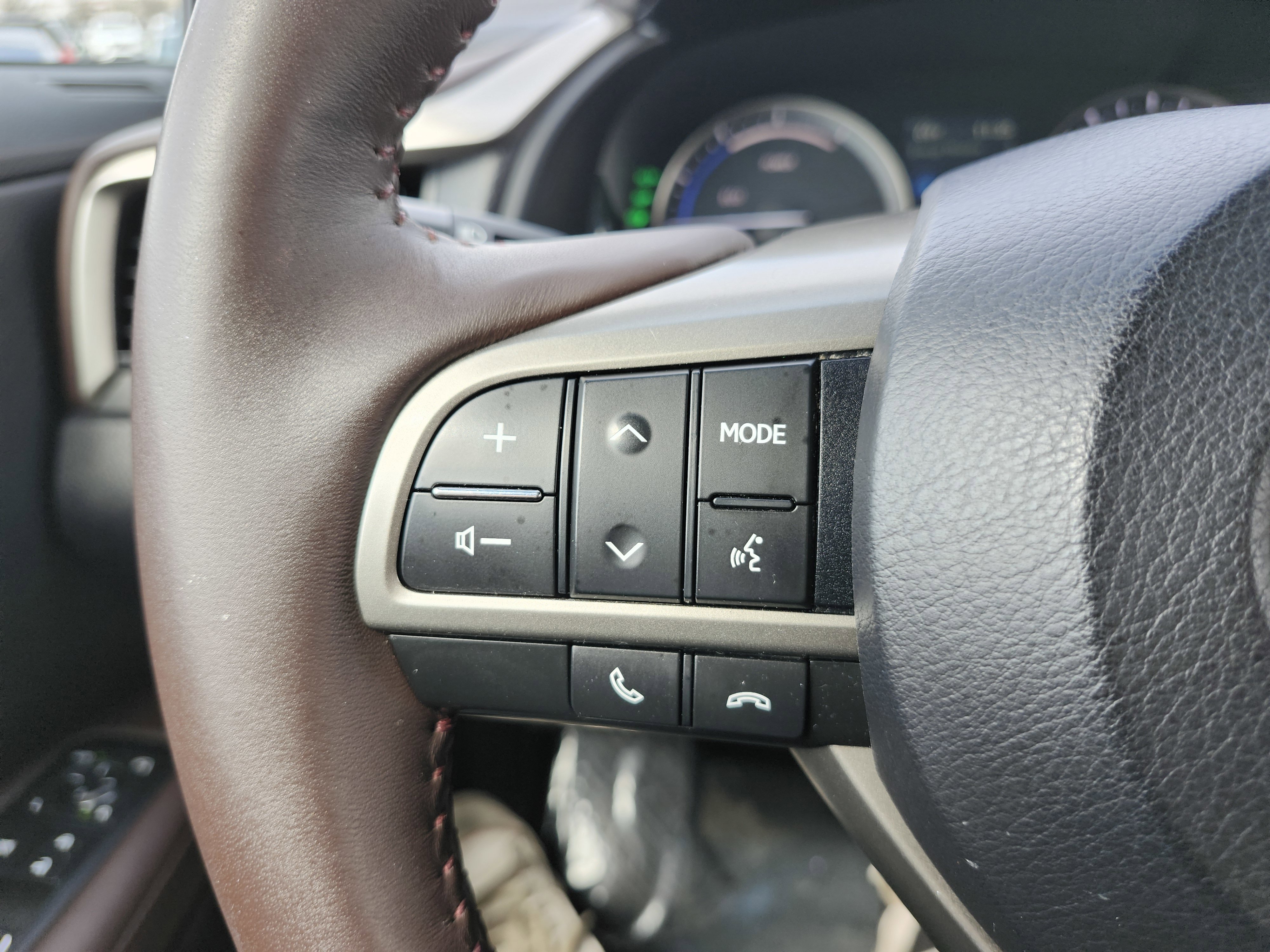 Used 2016 Lexus RX 450h AWD w/ Cold Weather Package image 41