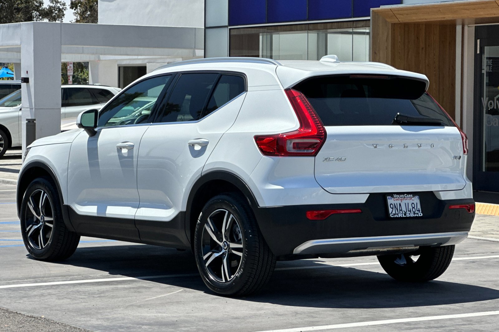 Certified 2025 Volvo XC40 B5 Core image 6