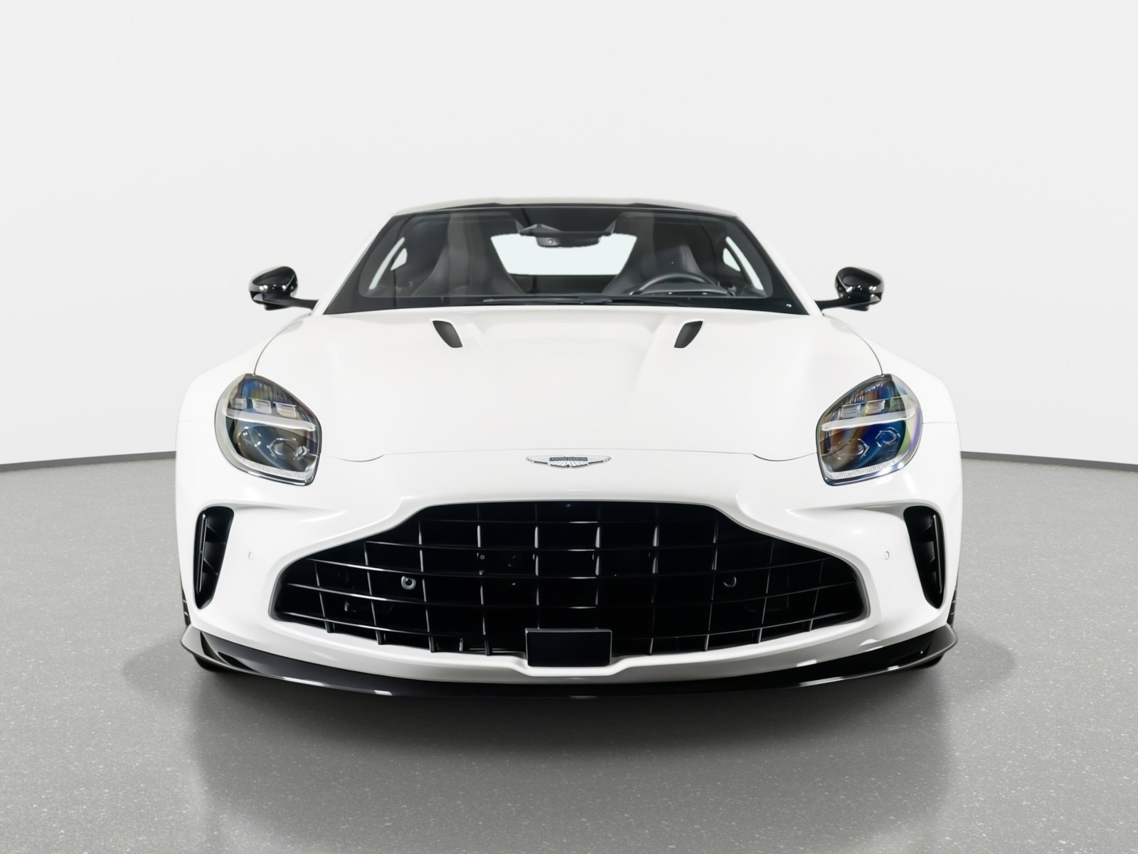 Used 2025 Aston Martin V8 Vantage Coupe RWD image 14