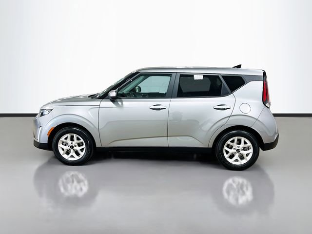 Certified 2025 Kia Soul LX image 4