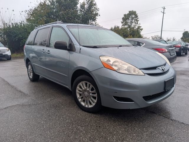 Used 2009 Toyota Sienna LE image 2