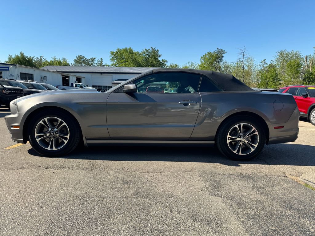 Used 2014 Ford Mustang Premium RWD image 36