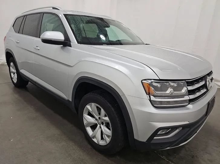 Used 2018 Volkswagen Atlas SEL AWD/4WD image 2