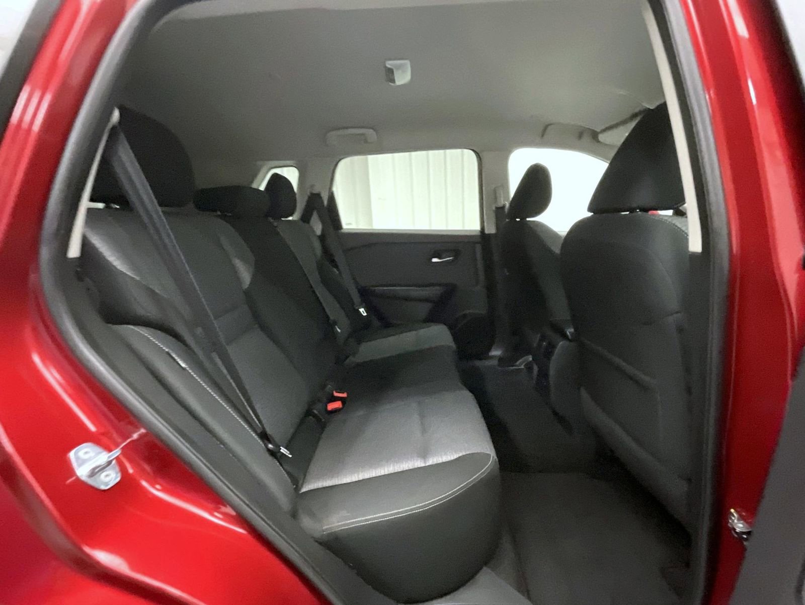 Used 2023 Nissan Rogue SV image 18