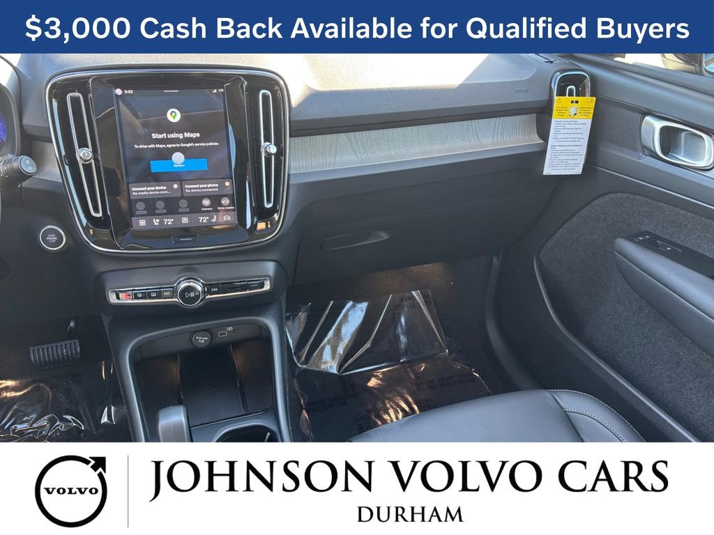 New 2026 Volvo XC40 B5 Core w/ Climate Package image 9