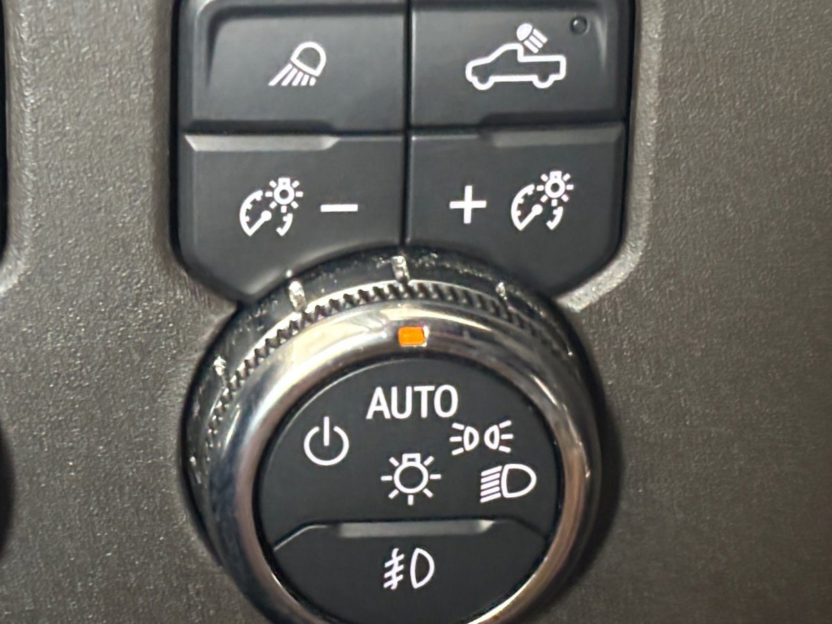 Used 2022 GMC Sierra 1500 SLT w/ SLT Convenience Package RWD image 33