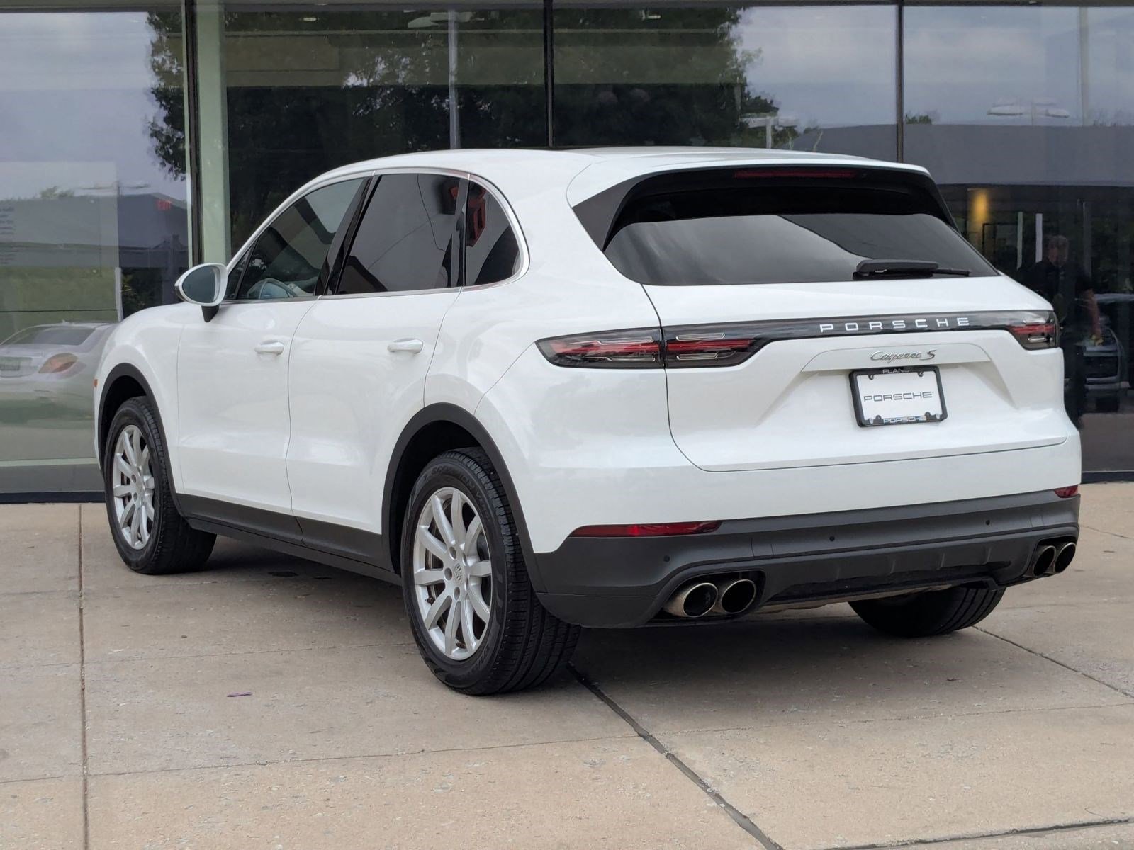 Used 2019 Porsche Cayenne S image 3