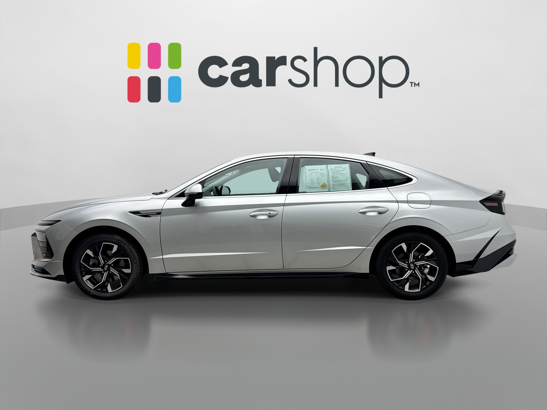 Used 2024 Hyundai Sonata SEL FWD image 2